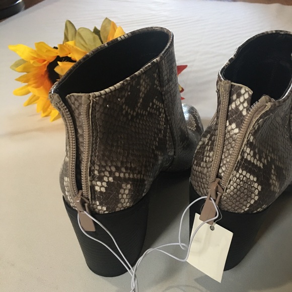 Massini Nora FAUX Snake Skin Boots - Picture 5 of 12
